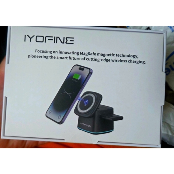 3 in 1 Charging Station for Apple Devices, Charger Stand for MagSafe - Picture 6 of 7